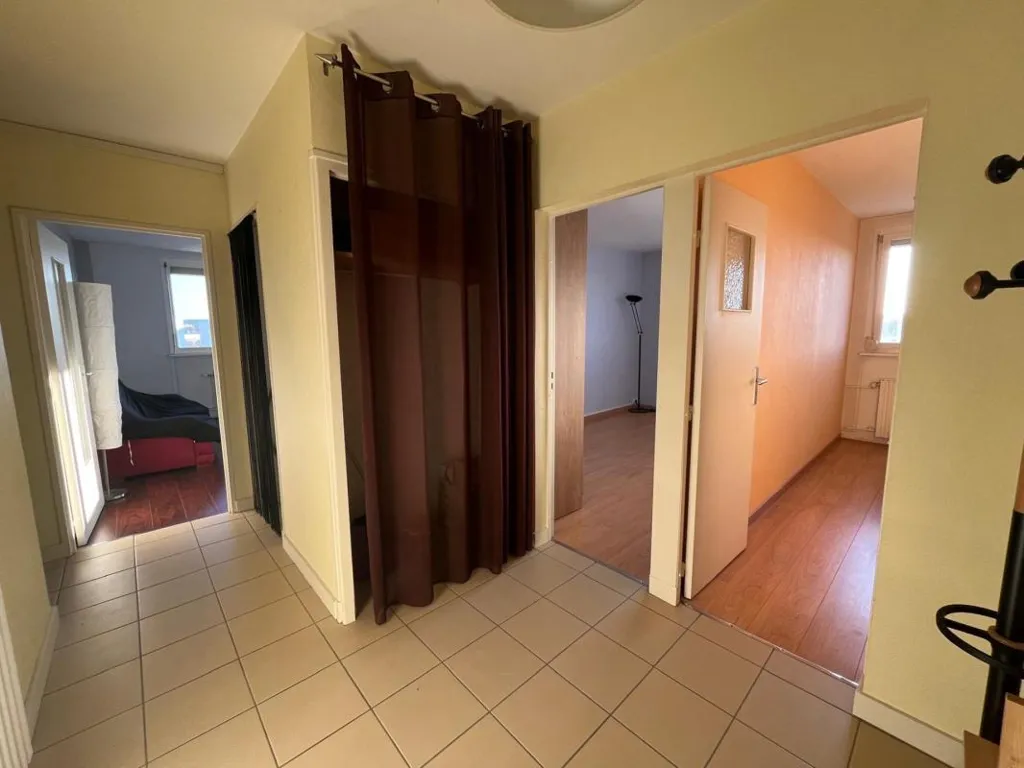 Ingresso - Type 4 Flat with Garden in Reims
