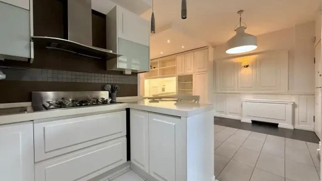 Kitchen - Rustic Villa with Garden in Bari