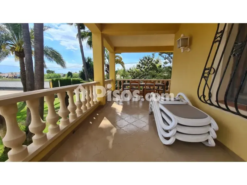 Terrace - Chalet with Private Pool near Platja D'Oliva
