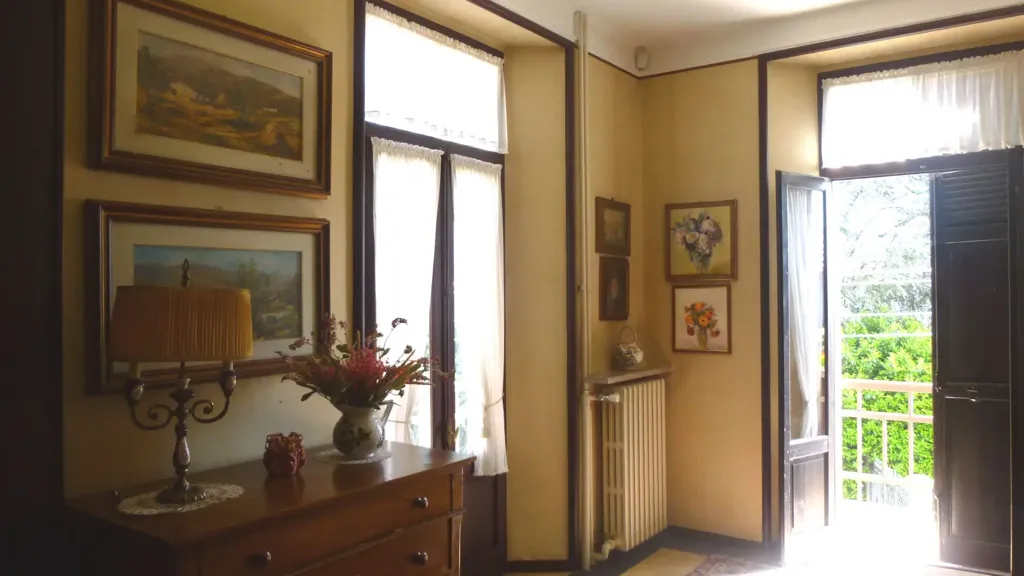 hallway_entrance