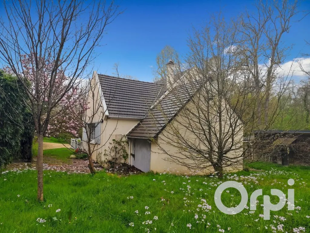 Jardin - Maison Familiale avec Terrain Boisé à Magny en Vexin