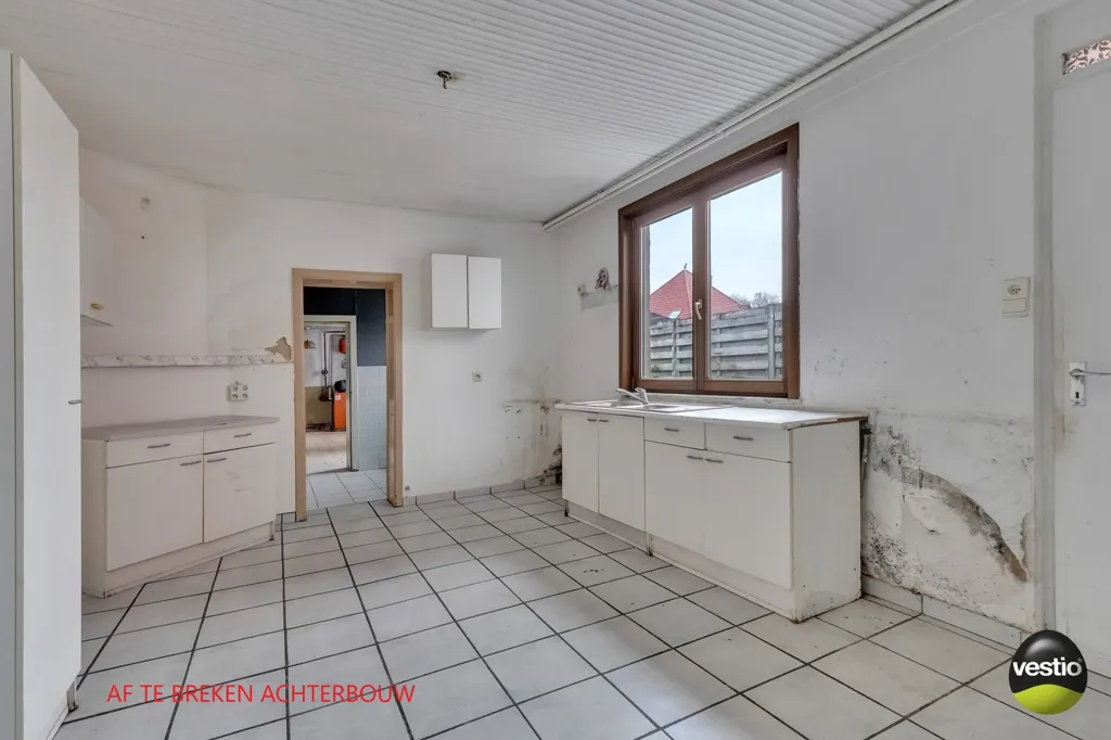 Cuisine - Maison à rénover avec jardin au centre d'As