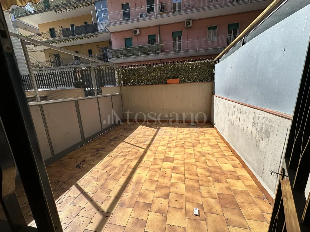 Terrass - Rental Apartment with Three Entrances in Catania