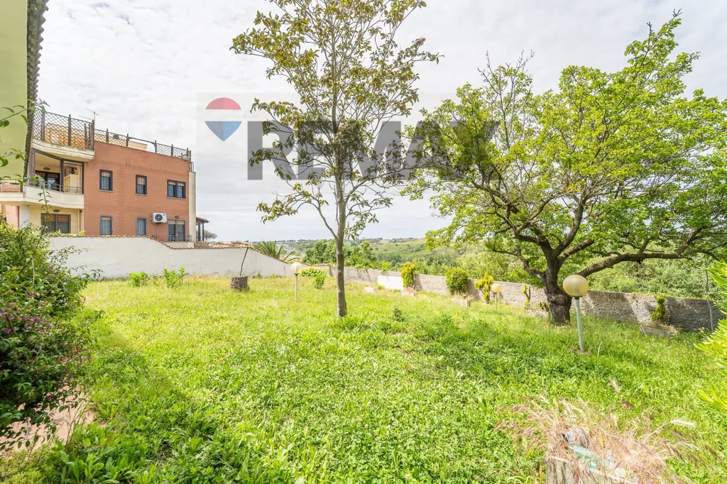 Aed - Villa with Panoramic View in Rome