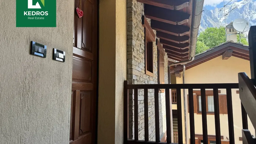 Balcon - Apartment with Mountain View in Courmayeur