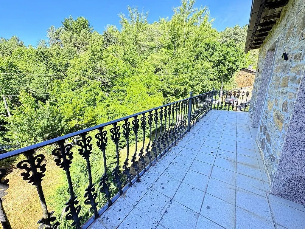 Rõdu - Chalet with Terrace in Arganza