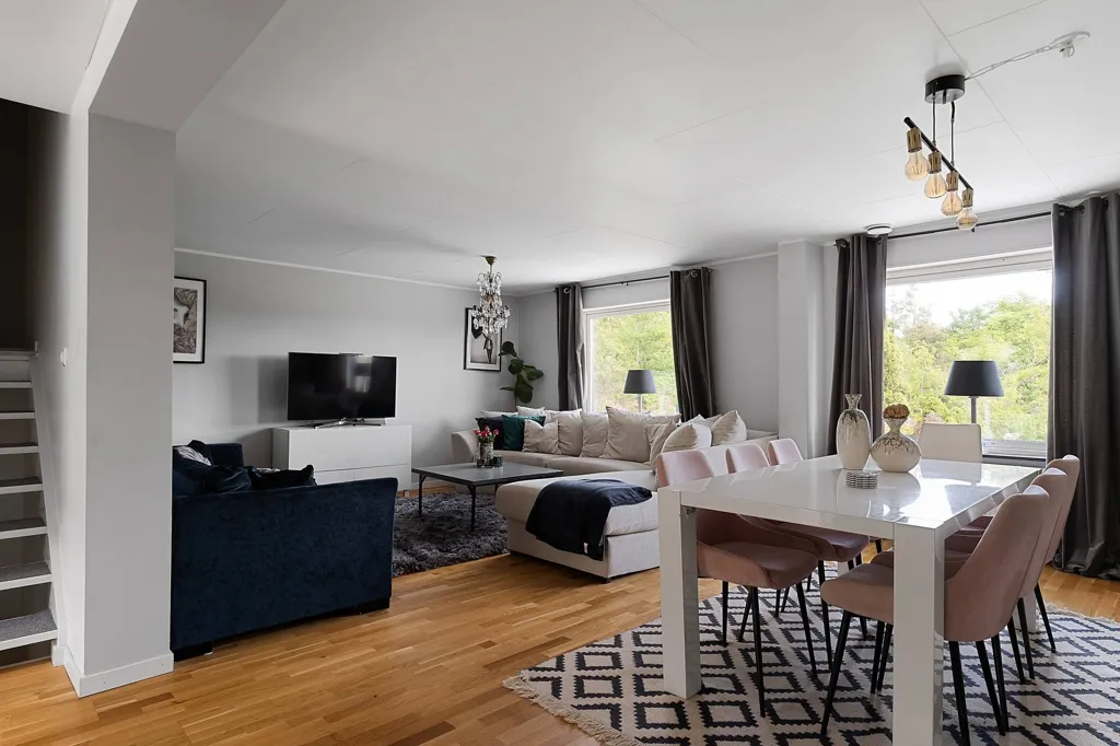 Söögituba - Renovated Terraced House with Corner Plot