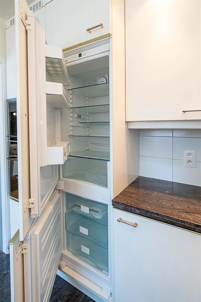 Kitchen - 2-Bedroom Apartment with Terrace in Antwerp
