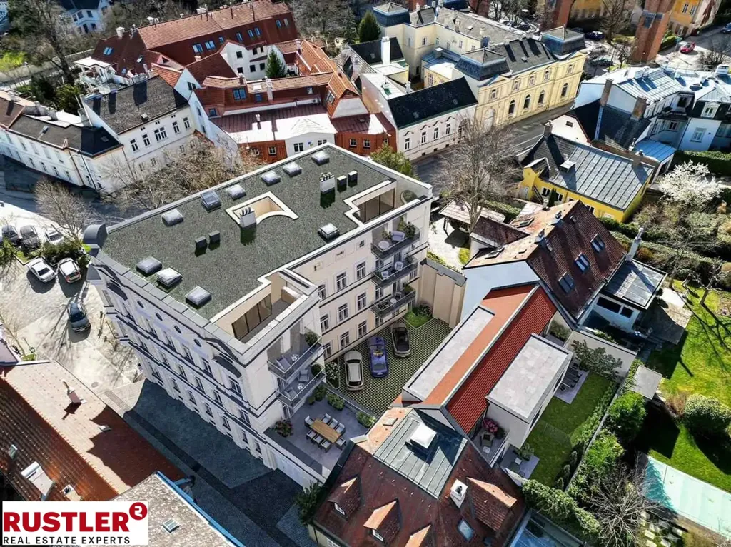 Vue aérienne - Neobaroque Corner House in Mödling Centre
