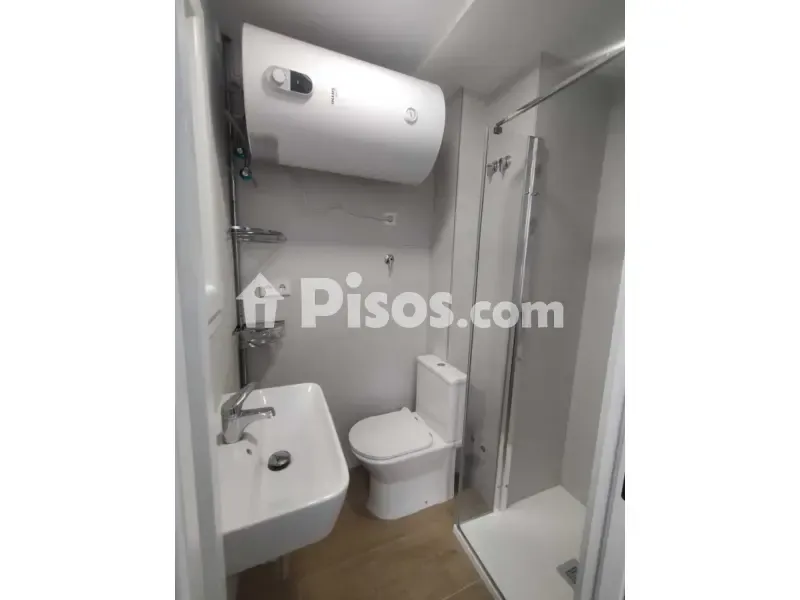 Salles de bain - Reformed Flat with Balcony in Calle Sol