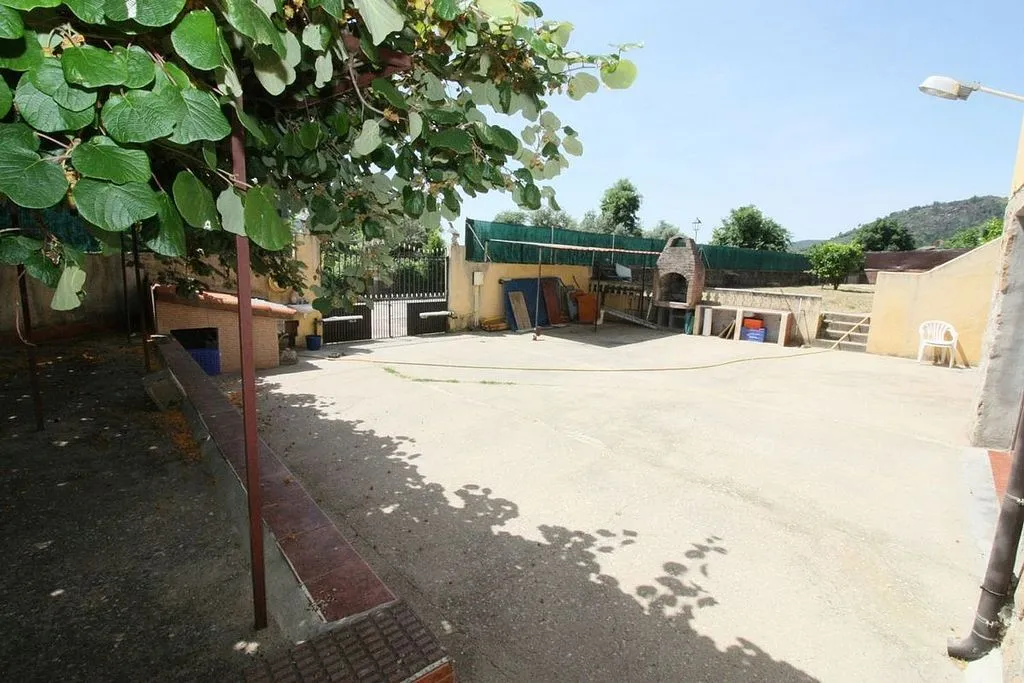 Aed - Chalet with Terrace in Mombeltrán