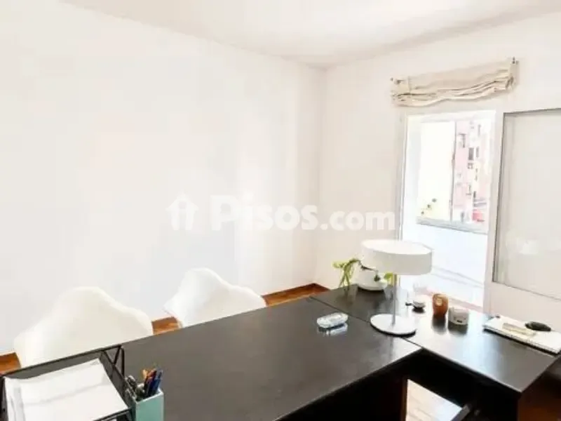 Kabinet - Apartment for Renovation with Double Orientation in Eixample