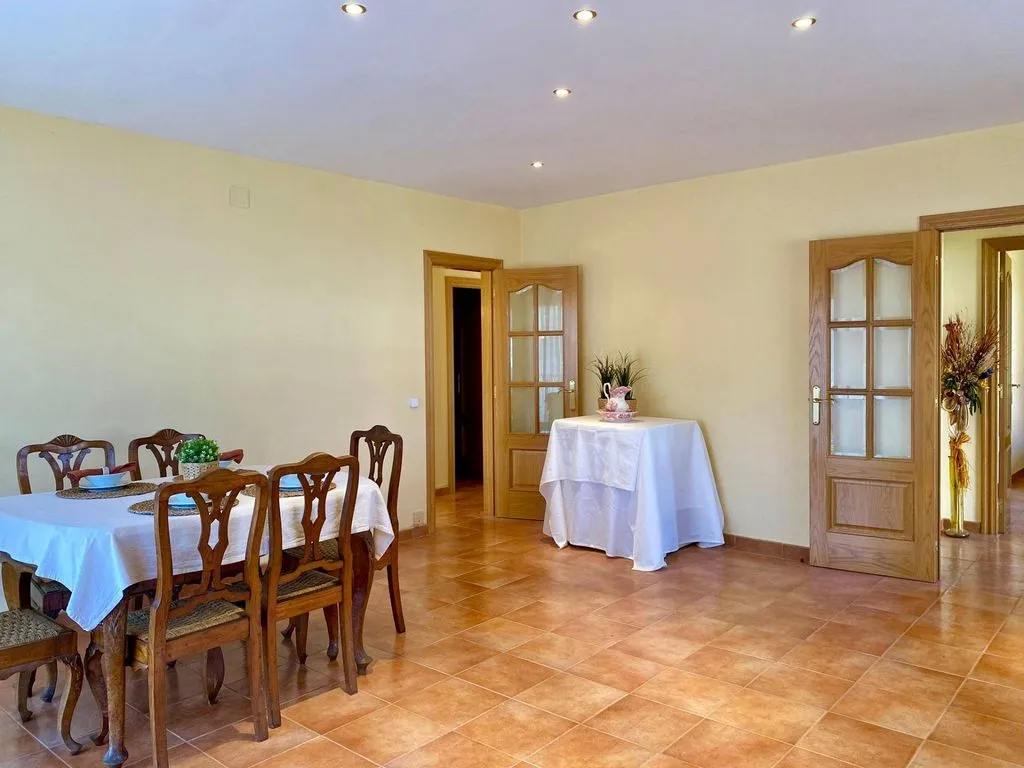 Esszimmer - Luxury House with Four-Winds Design in Castellbisbal