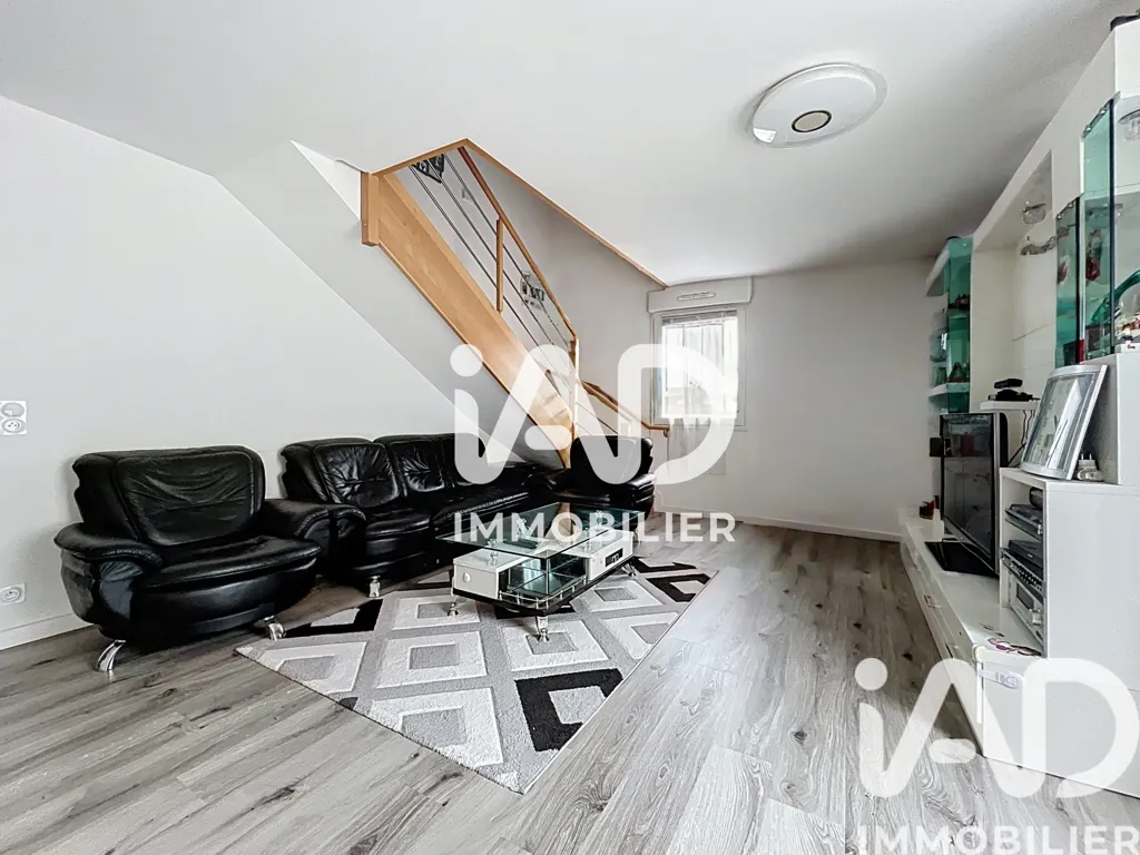 Séjour - Duplex 5 Pièces avec Terrasse à Neuilly-sur-Marne