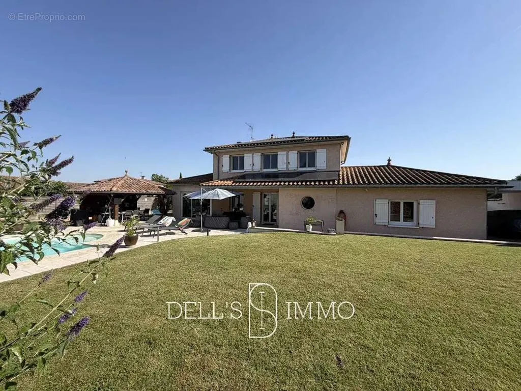 Bassein - Quiet Duplex with Pool near Montmerle