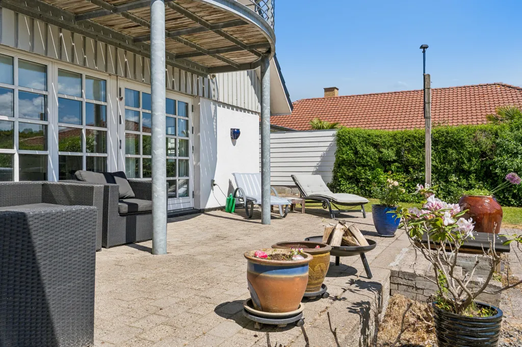 Terrasse - Villa with South-Facing Garden in Odense