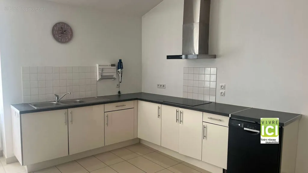 Cucina - Contemporary Flat with Garden in La Chapelle Basse Mer