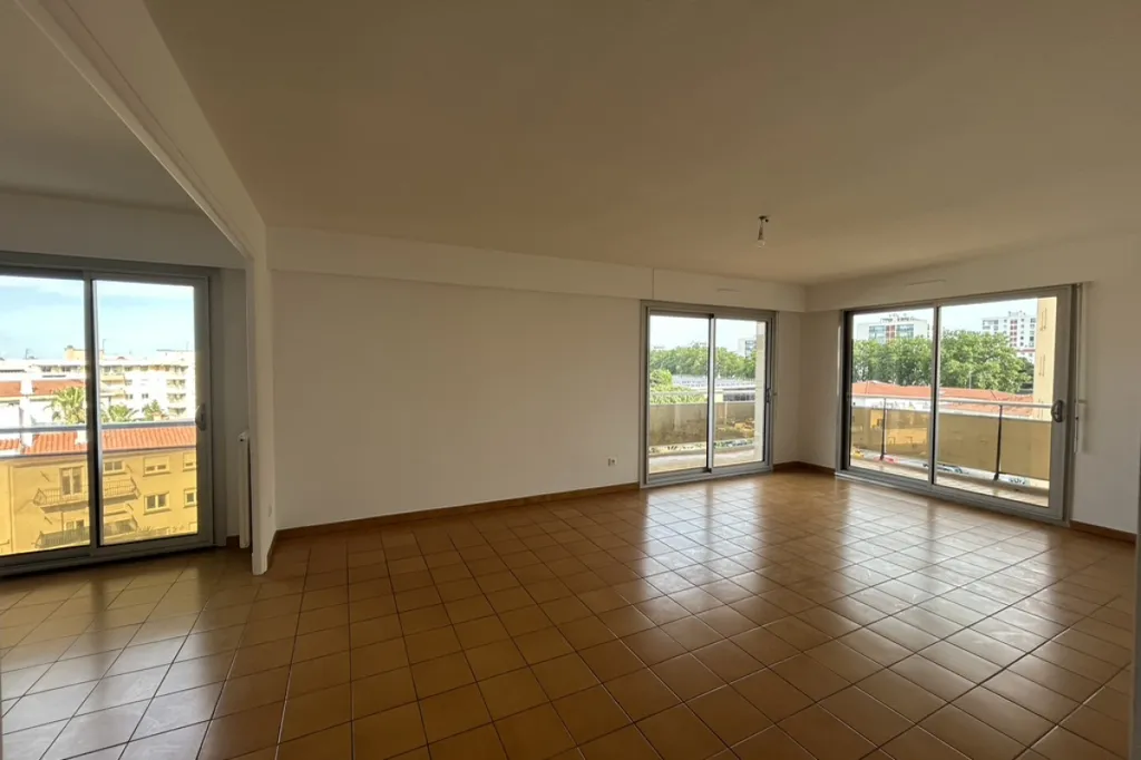 Soggiorno - Bright Apartment with Balconies in Perpignan