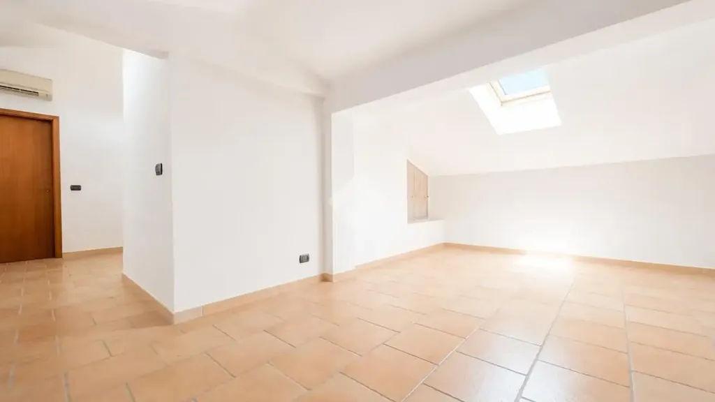 Pièces - Studio Flat with Attic in Albinea Centre