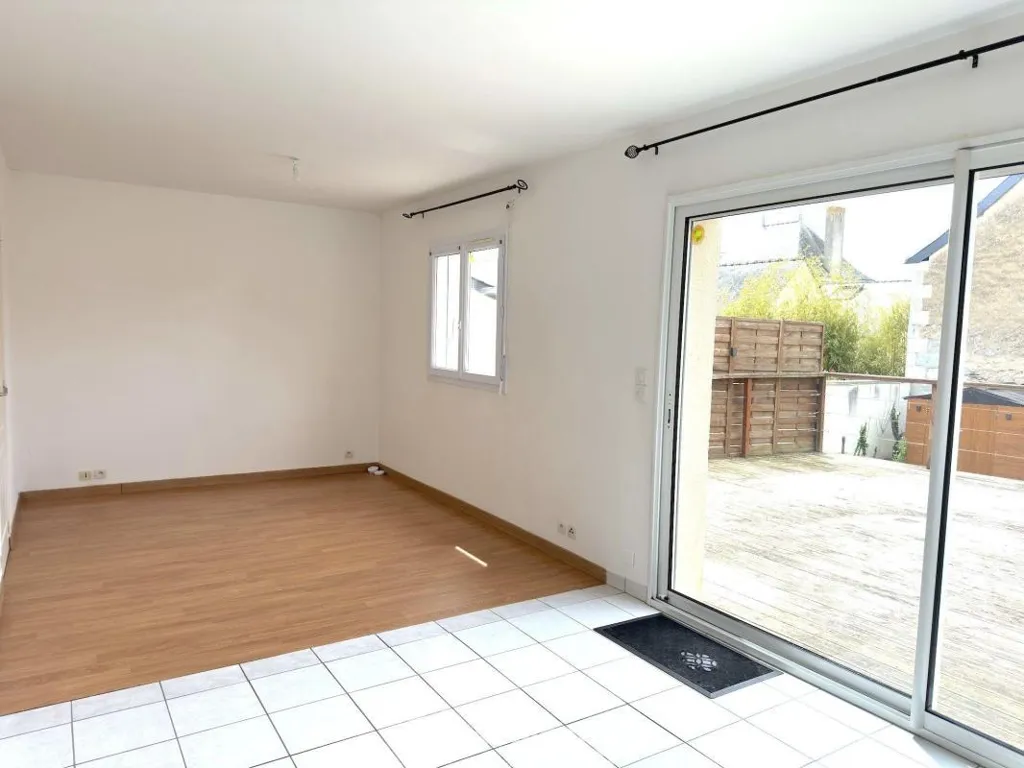 Séjour - Maison Familiale avec Terrasse à Mazé-Milon