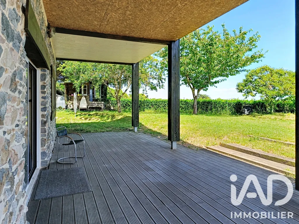 Terrasse - Maison Atypique avec Atelier à Langueux