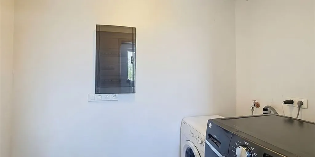 Pesuköök - Spacious 3-Bedroom Apartment with Terrace in Sint-Niklaas