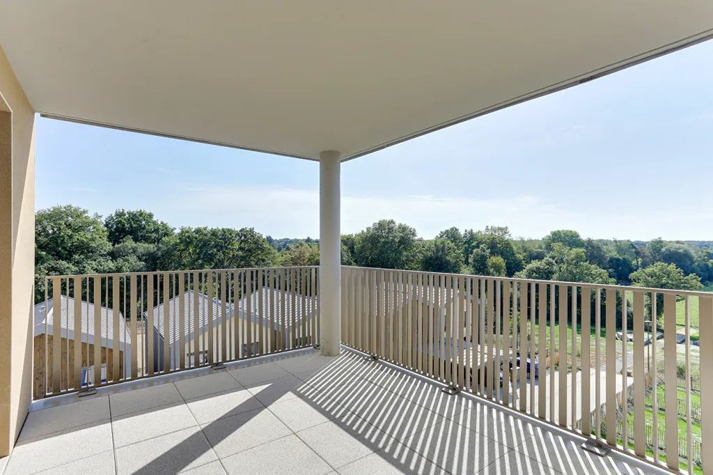 Rõdu - Bright Apartment with Terrace in Chantepie