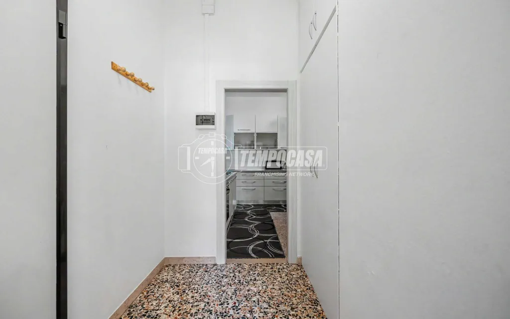 Entrée - Central Trilocale with Balcony in Faenza