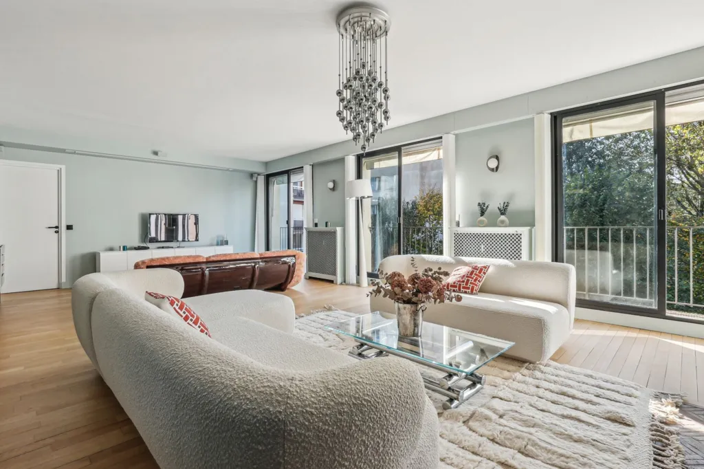 Elutuba - Renovated Duplex with Terrace in Saint James