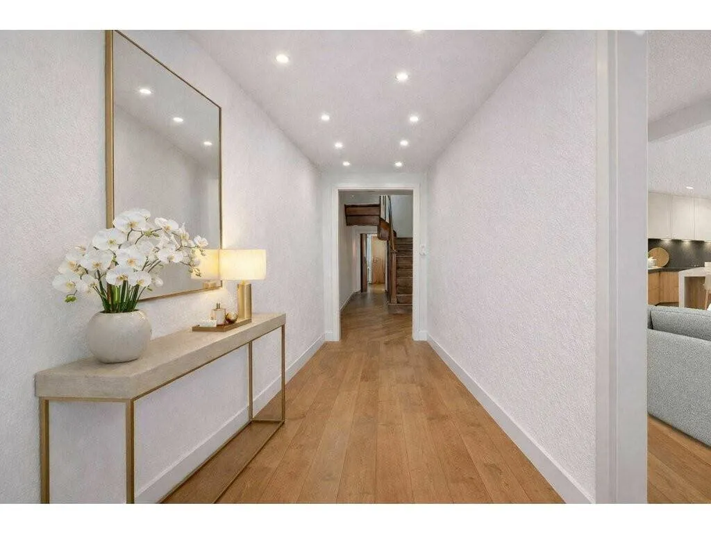 hallway_entrance