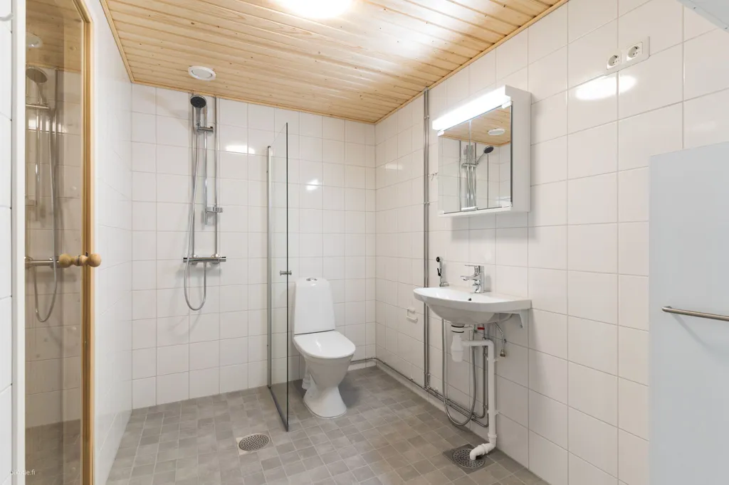 Salles de bain - Three-Bedroom Apartment with Sauna in Kerava