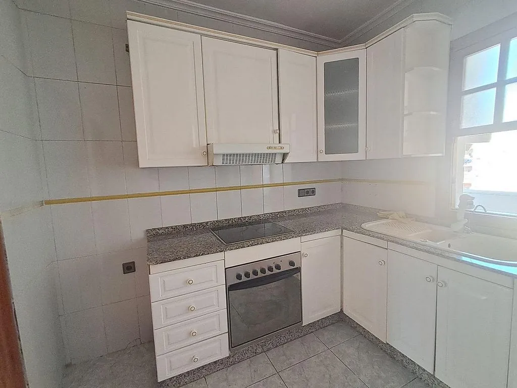 Cuisine - 3-Bedroom Flat with Terrace in Puente Tocinos