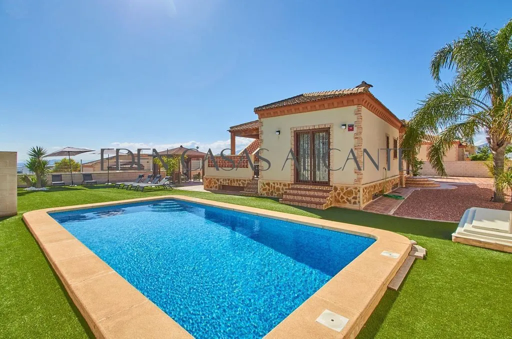 Bassein - Detached House with Pool in Busot, Valencia