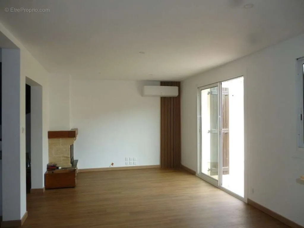 Séjour - Villa T5 avec Terrasse et Jardin à Béziers
