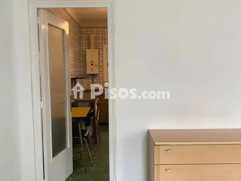 Chambres - Student Flat with Balcony in Eixample-Centre