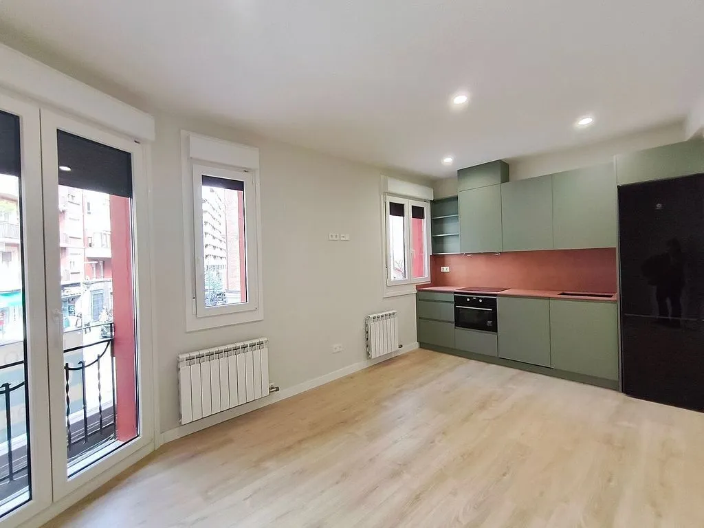 Cucina - Modernised Apartment with Balcony in Logroño