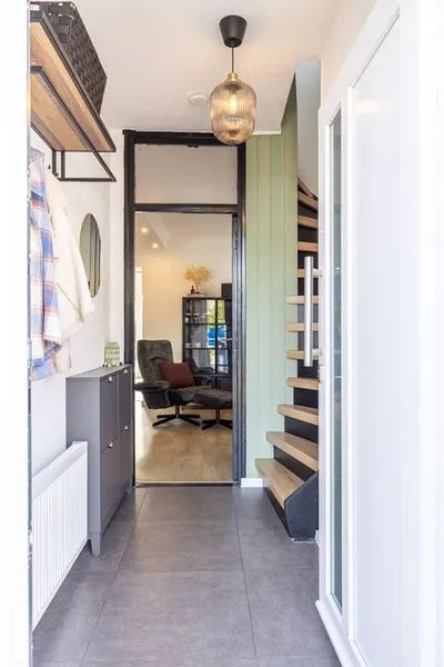 hallway_entrance