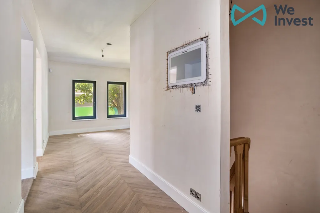 Esik - Fully Renovated Office Villa in Aartselaar