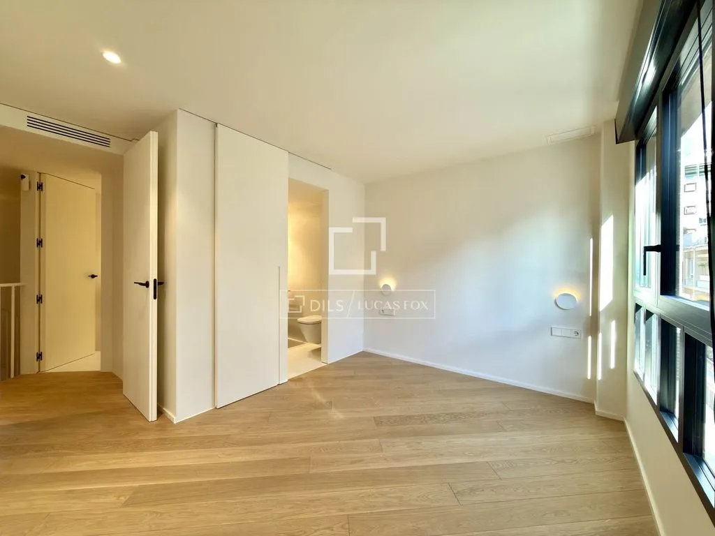 Pièces - Luxury Duplex with Top-Floor Privacy in Alicante