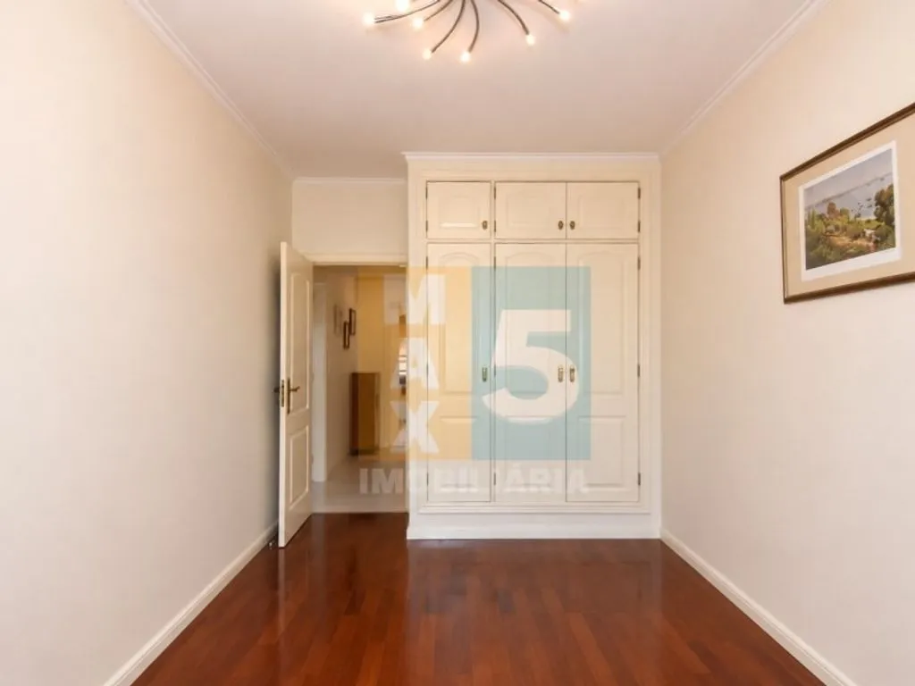 Esik - Luxury Duplex Flat with Garage in Odivelas