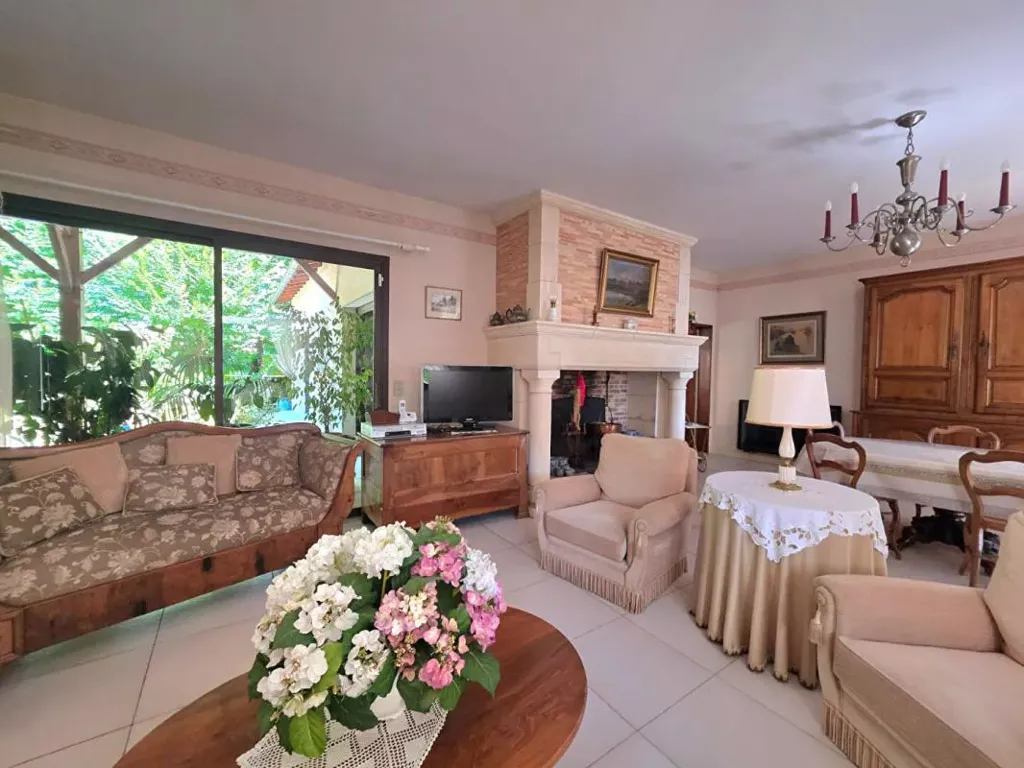 Séjour - Maison de Standing avec Terrasse à Trelissac
