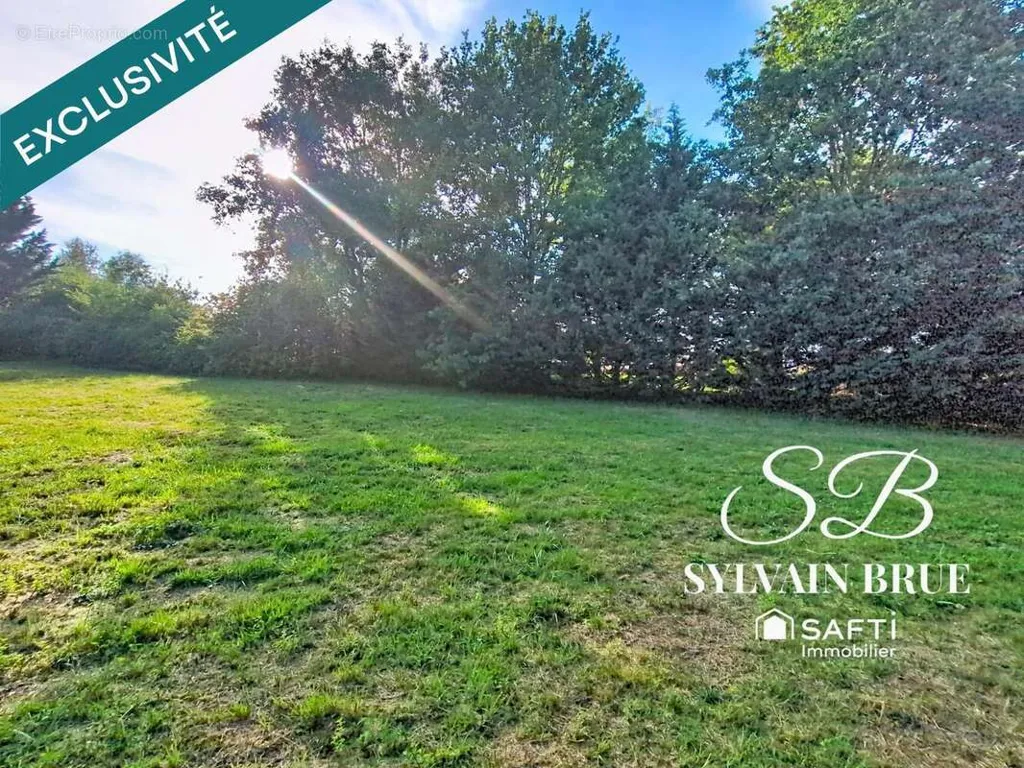 Aed - Planned Plot with Village Access in Vazerac