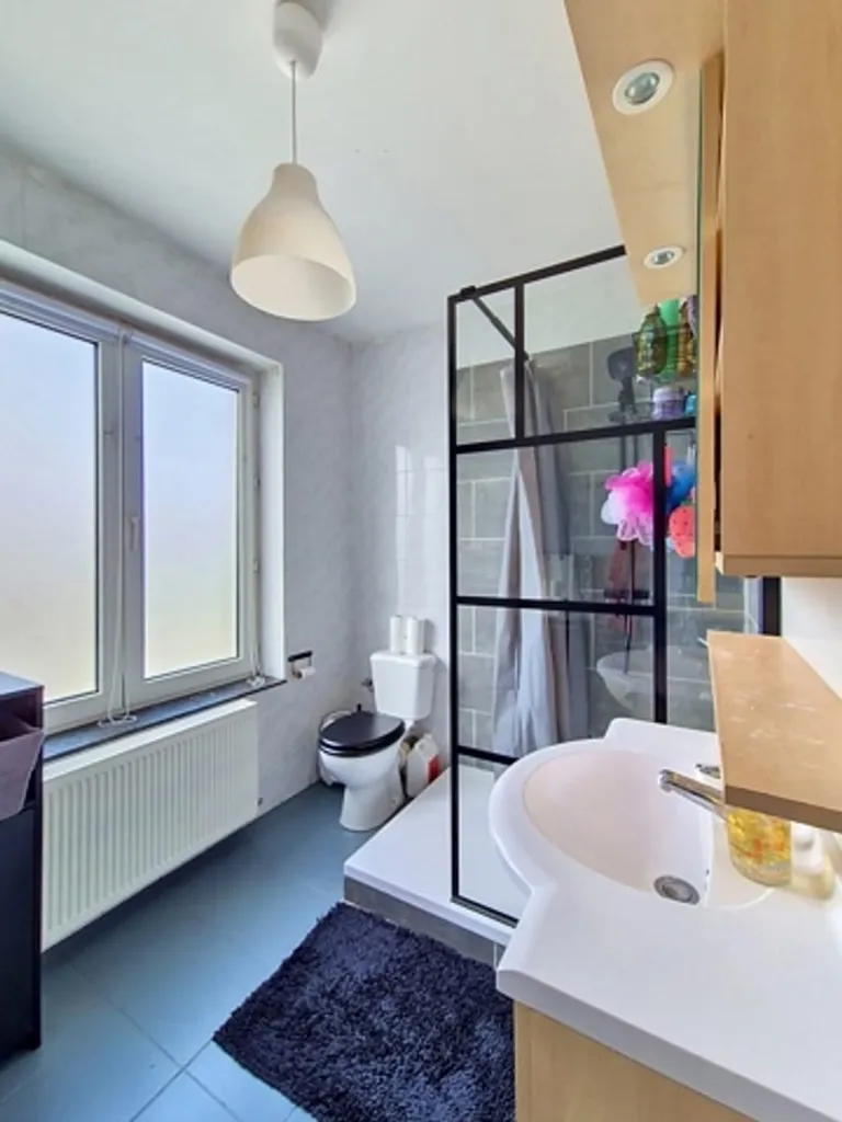 Salles de bain - Maison 4 Façades avec 2 Logements à Orp-Jauche