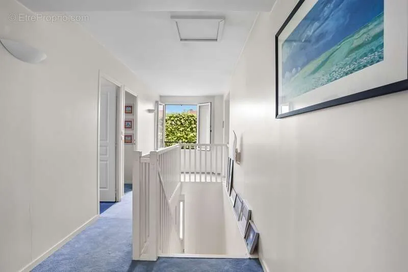 hallway_entrance