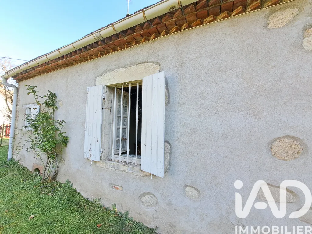Esterno - Renovated Cottage with Garden in Châtel-de-Neuvre
