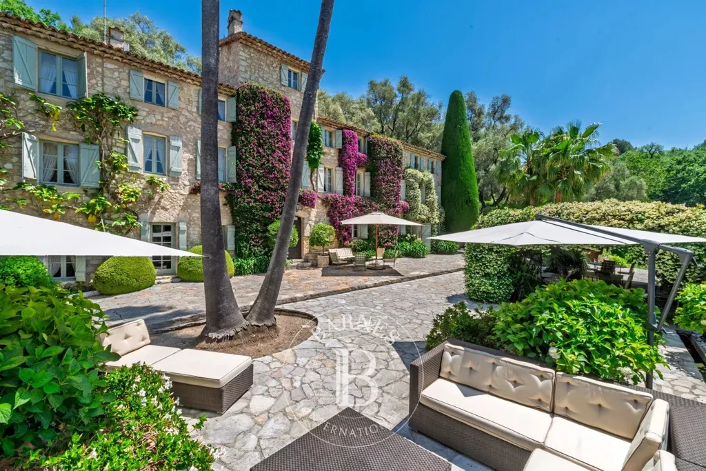 Terrasse - Bastide Luxueuse avec Piscine à Grasse