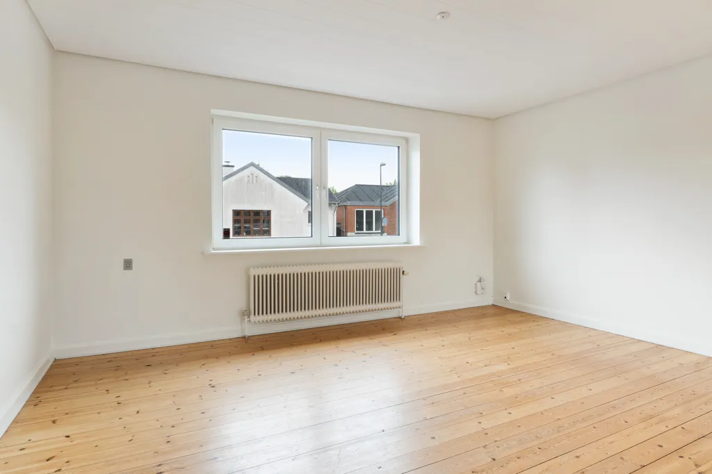 Pièces - Villa with Potential for Renovation in Herning