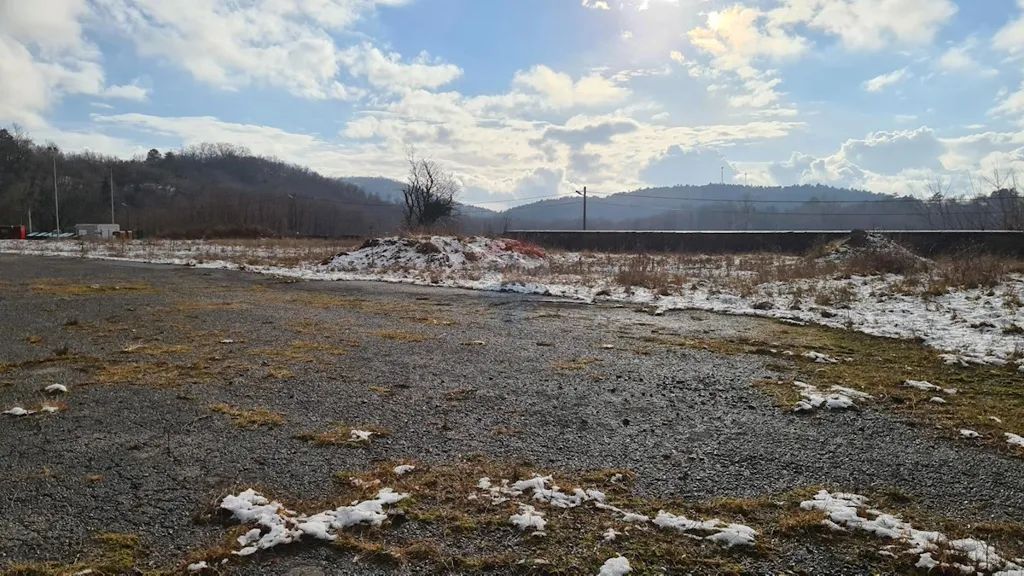 Aed - Commercial Plot with Asfaltiran Surface in Klana