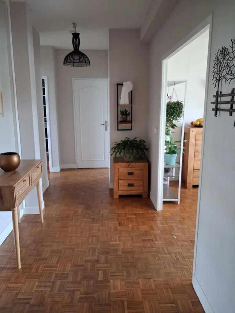 Esik - Apartment with Balcony in Haute-Vienne