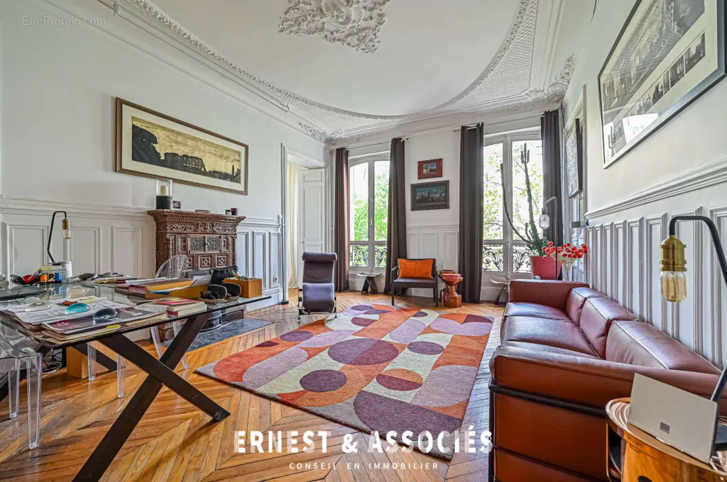 7-toaline korter asukohas Paris-10e
